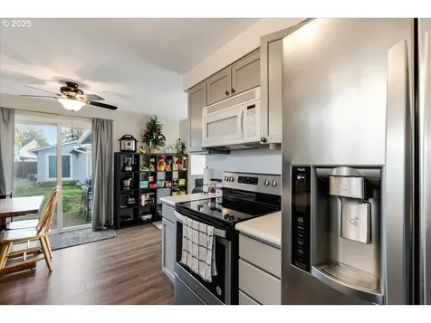 251 SE 3rd Avenue Canby OR 97013