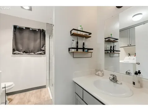 251 SE 3rd Avenue Canby OR 97013
