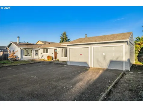 251 SE 3rd Avenue Canby OR 97013