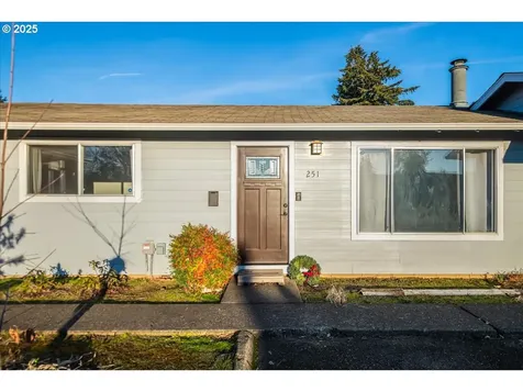 251 SE 3rd Avenue Canby OR 97013