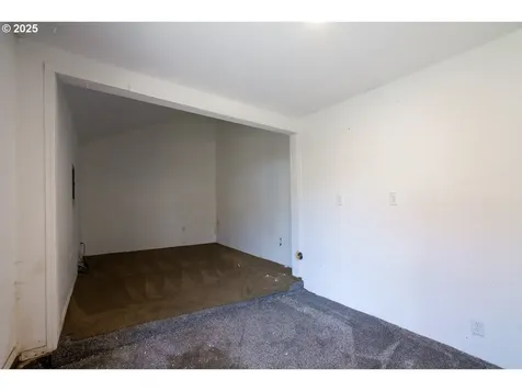 6521 SE 64th Avenue Portland OR 97206