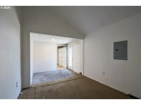 6521 SE 64th Avenue Portland OR 97206