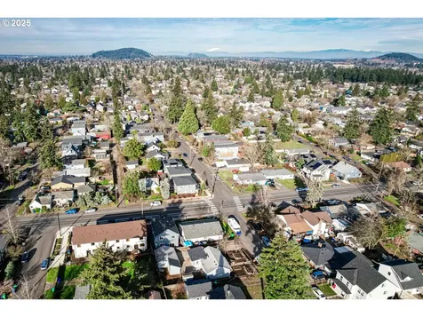 6521 SE 64th Avenue Portland OR 97206