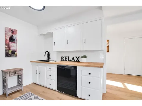 6521 SE 64th Avenue Portland OR 97206