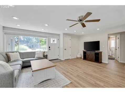8345 SW Mapleleaf Street Portland OR 97223