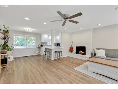 8345 SW Mapleleaf Street Portland OR 97223