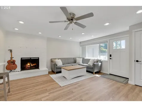8345 SW Mapleleaf Street Portland OR 97223