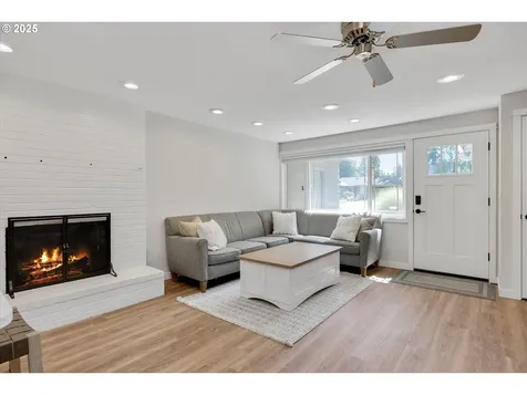 8345 SW Mapleleaf Street Portland OR 97223
