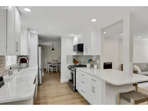 8345 SW Mapleleaf Street Portland OR 97223