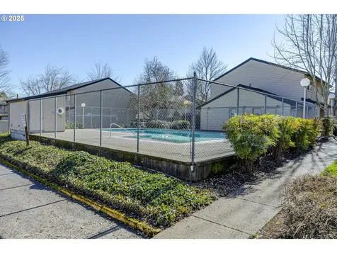 1519 Fetters Loop Eugene OR 97402