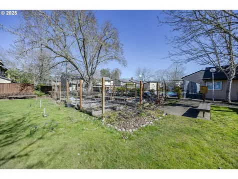 1519 Fetters Loop Eugene OR 97402