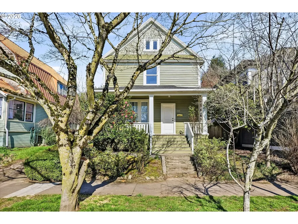 3923 SE Main Street Portland OR 97214