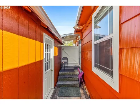 1622 9th Avenue Sweet Home OR 97386