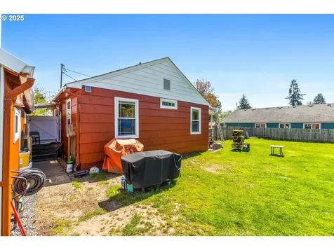 1622 9th Avenue Sweet Home OR 97386