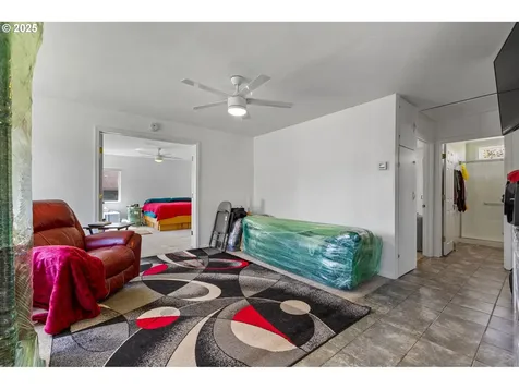 1622 9th Avenue Sweet Home OR 97386