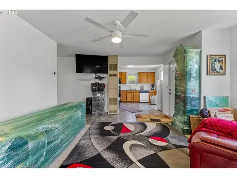 1622 9th Avenue Sweet Home OR 97386