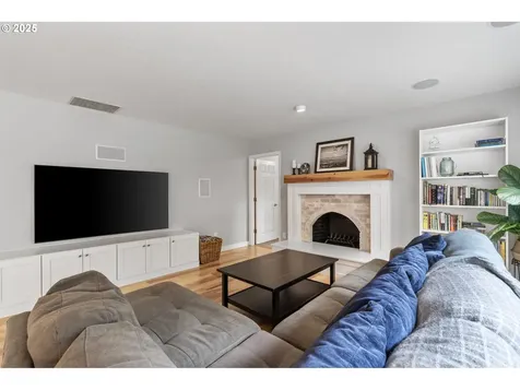 575 NE Goldie Drive Hillsboro OR 97124