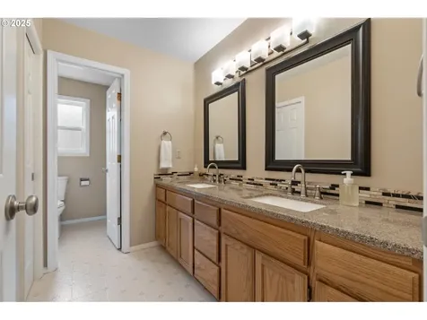 575 NE Goldie Drive Hillsboro OR 97124