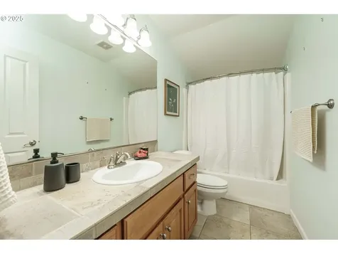 503 E 18th Street La Center WA 98629