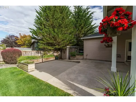 503 E 18th Street La Center WA 98629