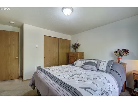 1421 E 4th Circle La Center WA 98629