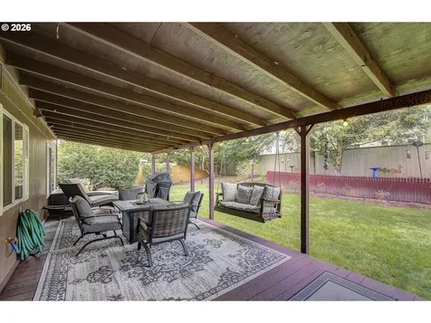1421 E 4th Circle La Center WA 98629