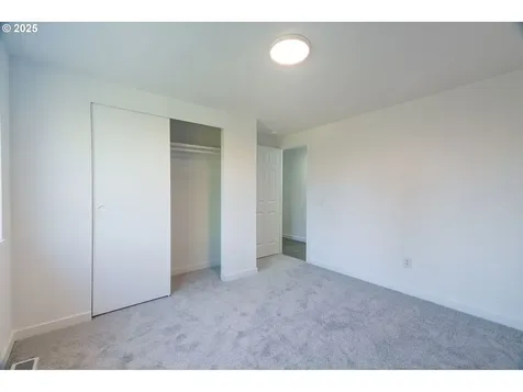 553 Woodland Avenue Woodburn OR 97071