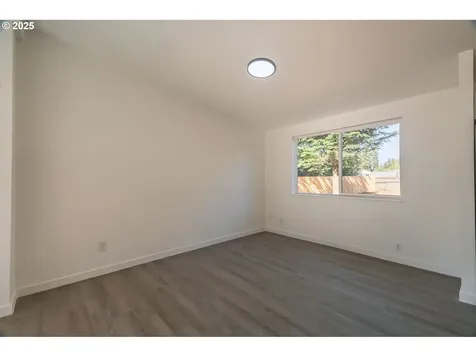 553 Woodland Avenue Woodburn OR 97071