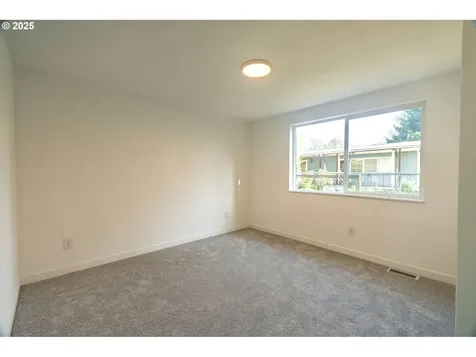 553 Woodland Avenue Woodburn OR 97071
