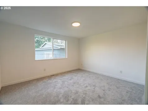 553 Woodland Avenue Woodburn OR 97071