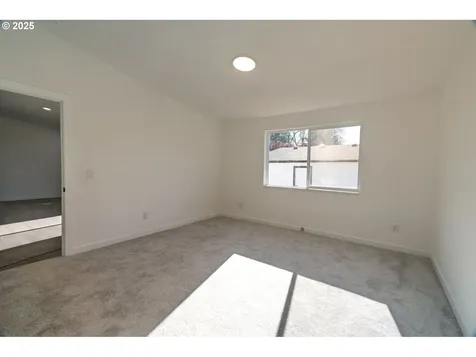 553 Woodland Avenue Woodburn OR 97071