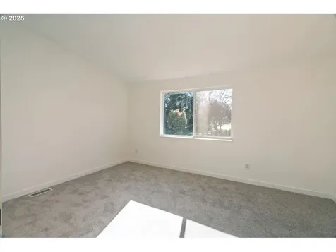 553 Woodland Avenue Woodburn OR 97071