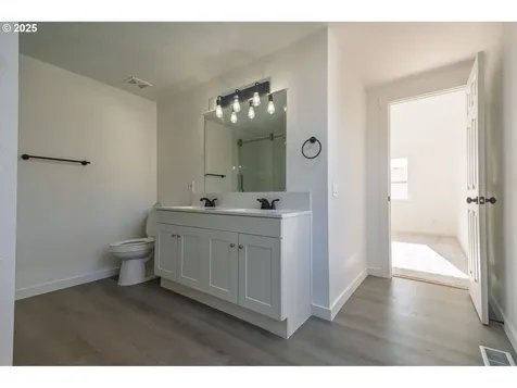 553 Woodland Avenue Woodburn OR 97071