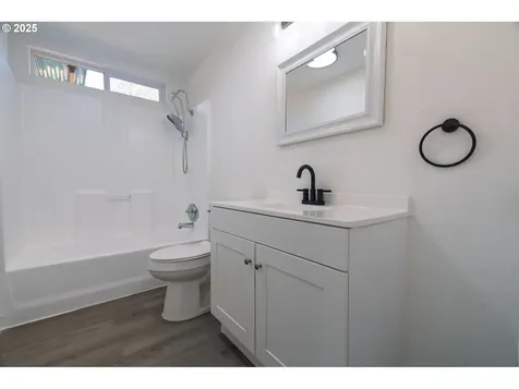 553 Woodland Avenue Woodburn OR 97071