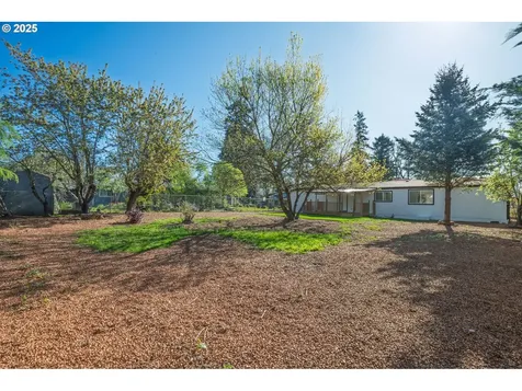 553 Woodland Avenue Woodburn OR 97071