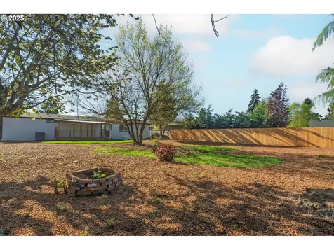 553 Woodland Avenue Woodburn OR 97071