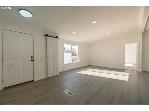 553 Woodland Avenue Woodburn OR 97071