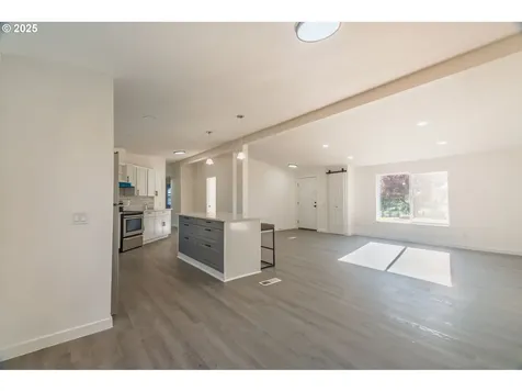 553 Woodland Avenue Woodburn OR 97071