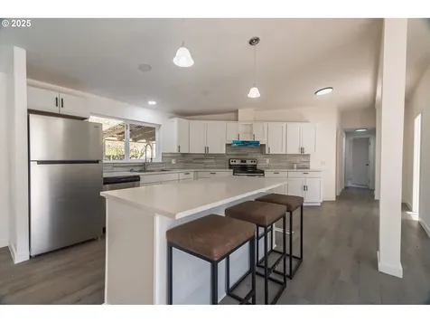 553 Woodland Avenue Woodburn OR 97071
