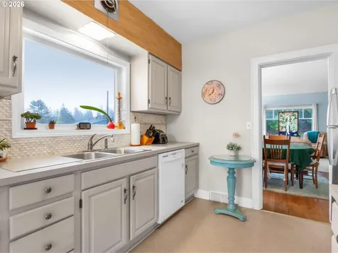 664 Kensington Avenue Astoria OR 97103