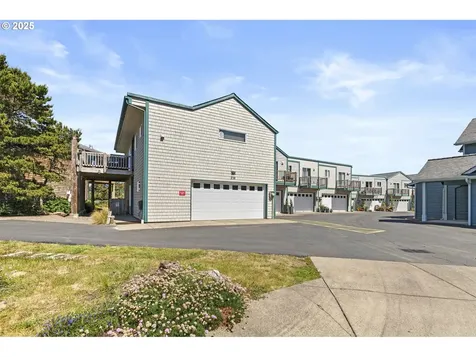 238 SW 27th Street Newport OR 97365