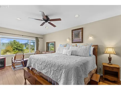 238 SW 27th Street Newport OR 97365