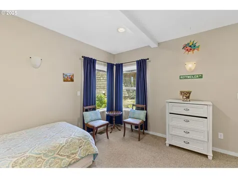 238 SW 27th Street Newport OR 97365