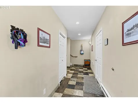238 SW 27th Street Newport OR 97365