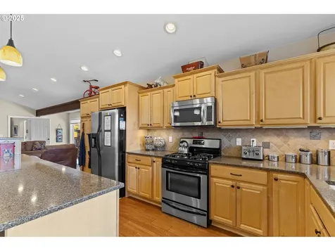 238 SW 27th Street Newport OR 97365