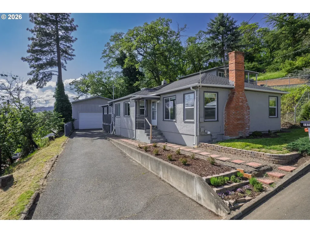 1830 NW Goetz Street Roseburg OR 97471