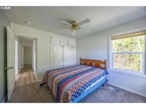 1830 NW Goetz Street Roseburg OR 97471