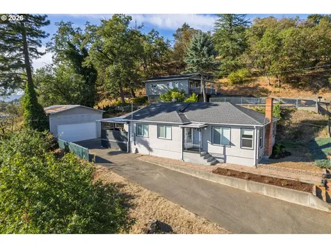 1830 NW Goetz Street Roseburg OR 97471