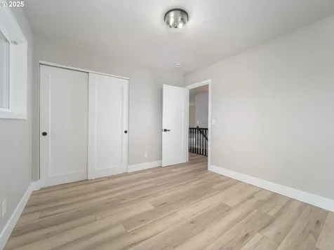 8330 SW 43rd Avenue Portland OR 97219