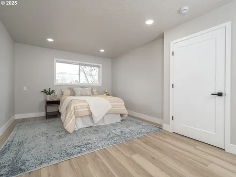 8330 SW 43rd Avenue Portland OR 97219